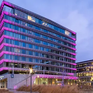 Moxy Houthavens Hotel