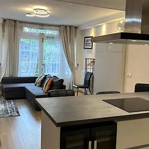 https://studio-amsterdam-1068-jx.ihotelsrotterdam.com
